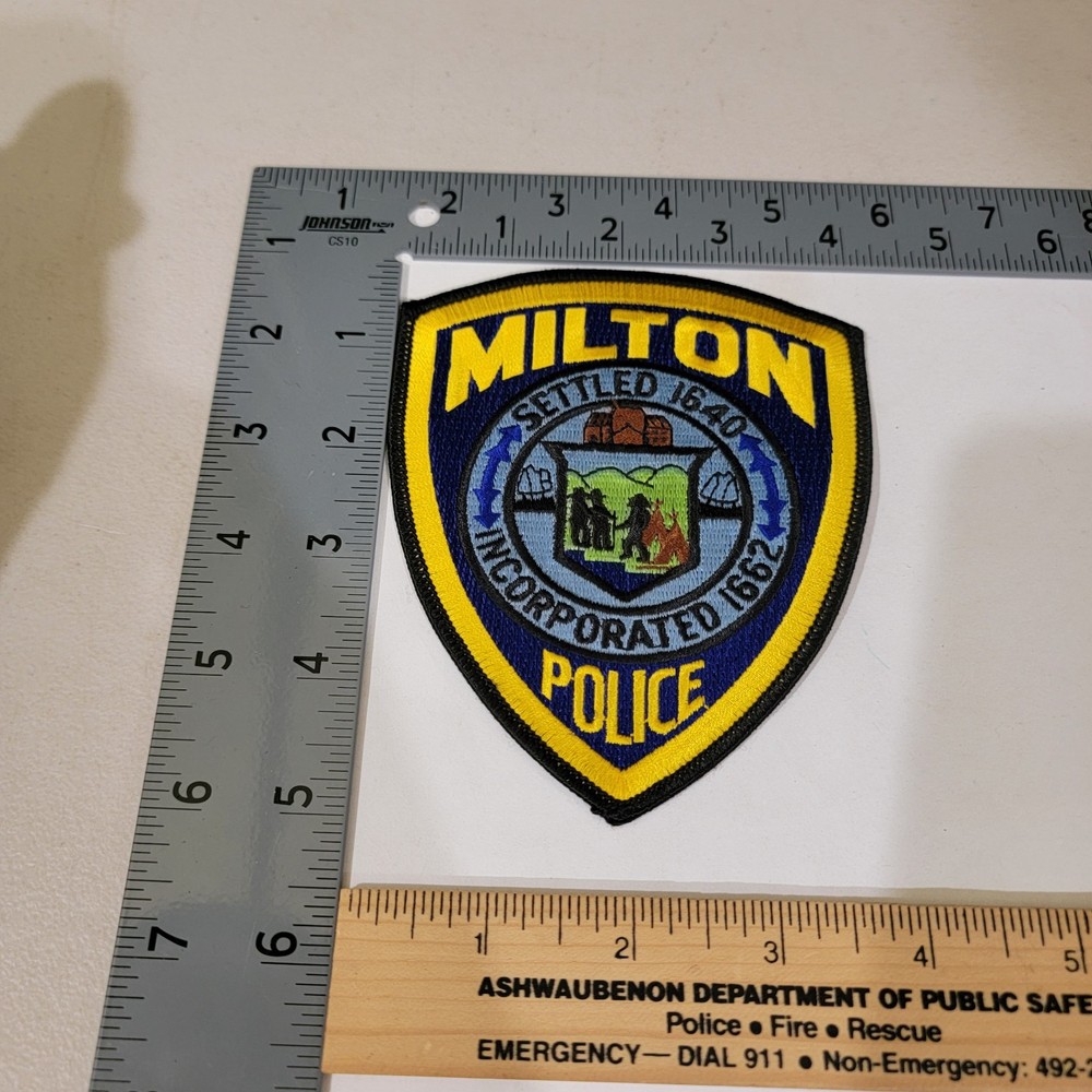 LE9b6 Police patch Massachusetts Milton