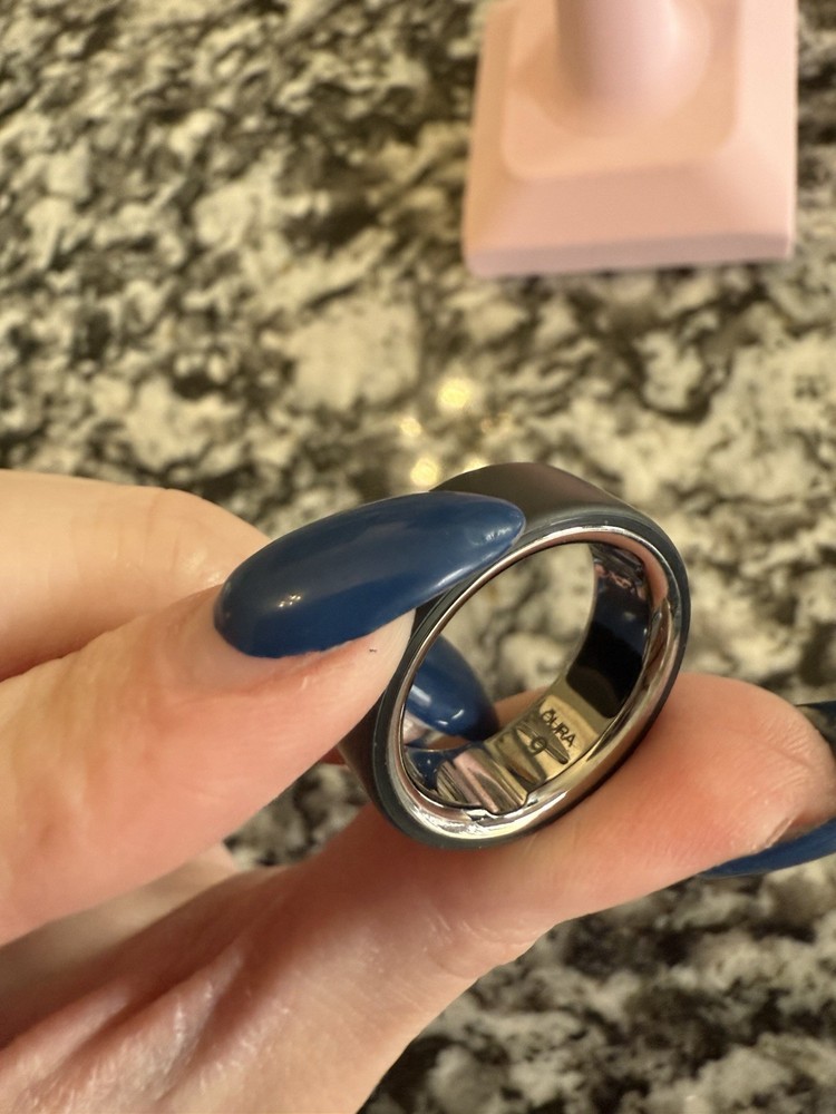 Authentic Oura Ring Gen 4 Stealth Size 9 *Ring Only*
