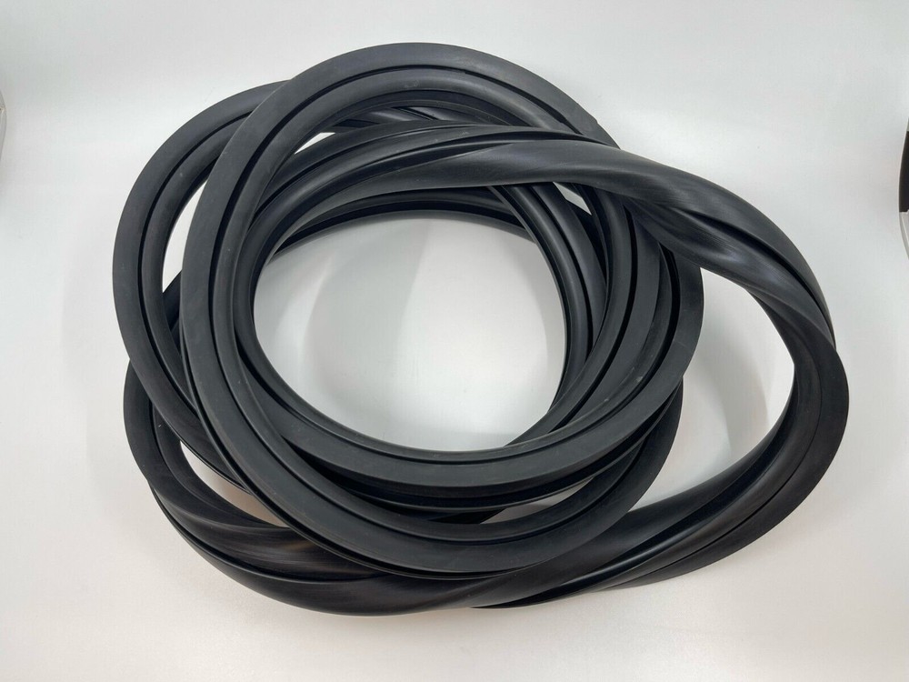 Rubber Front Windshield Seal & Windshield Molding for BMW E30 Coupe 51311972248