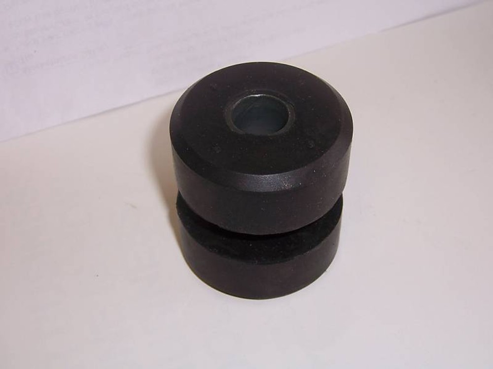 RUBBER ISOLATOR ENGINE MOUNT replace JOHN DEERE RE60720