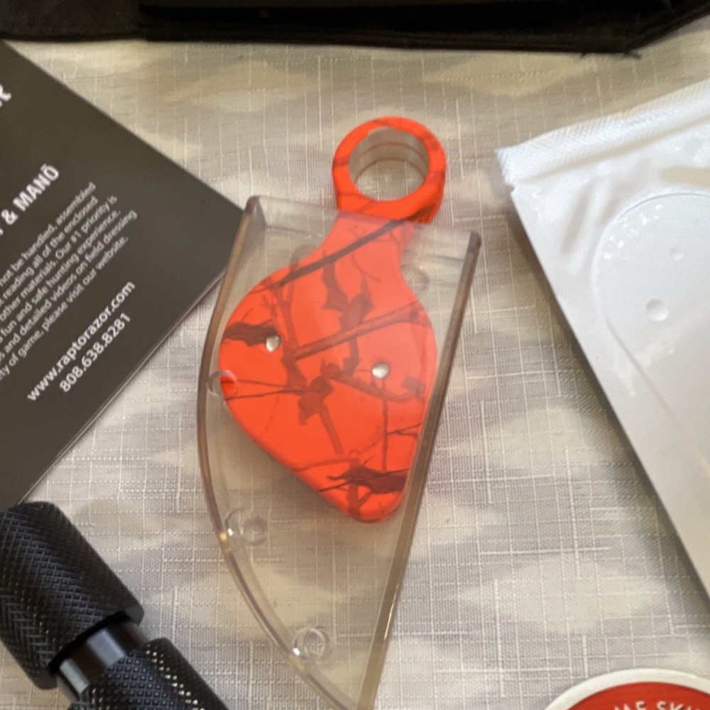 Raptorazor Big Game Skinner Set with Replacement Blades & Carrying Case