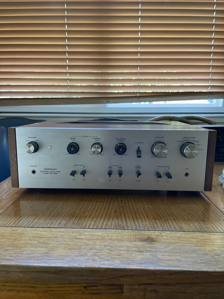Pioneer SA-600 Vintage Solid State Stereo Integrated Amplifier