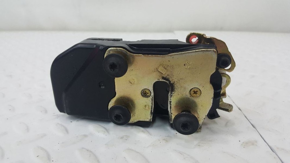 04-09 Dodge Durango Front Passenger Door Lock/Latch/Actuator