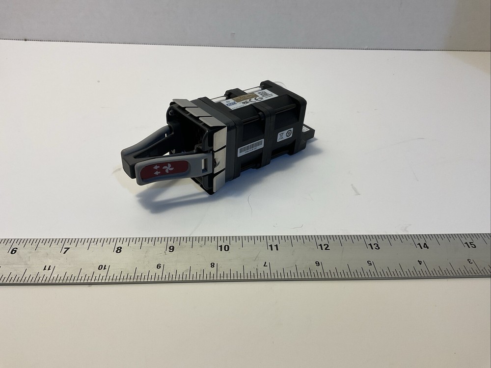 Cisco 9500-40X-E Fan Model DFPD0456B2U Tested Working 12V DC 2.76A
