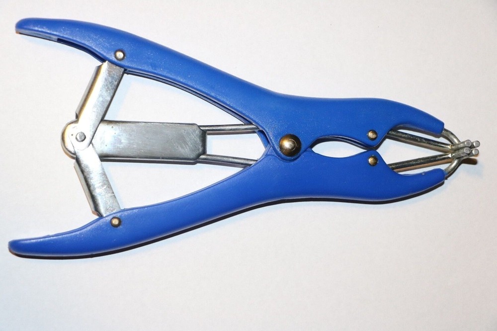 Elastrator Tool Castrate Dock Tail Cattle Sheep Goats