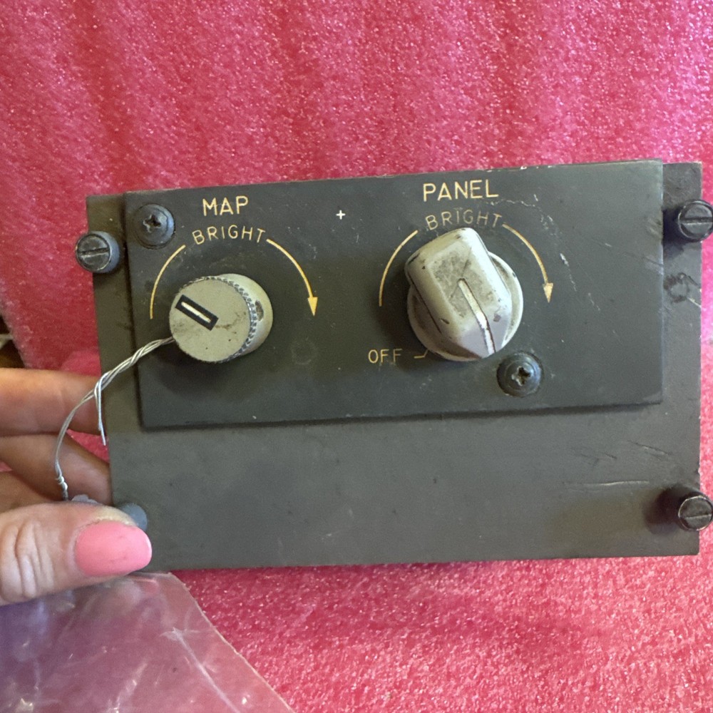 Boeing 69-37331-52 Lighting Control     BIN13