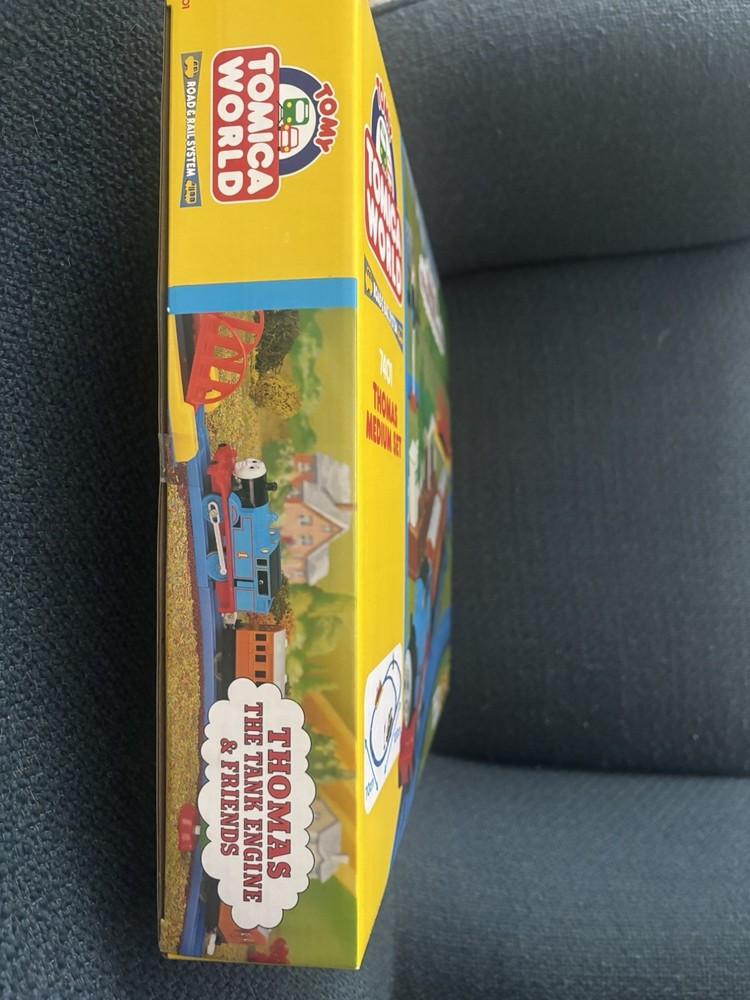 Tomy Thomas Medium Set 7401 In Box Battery Powered Train Set