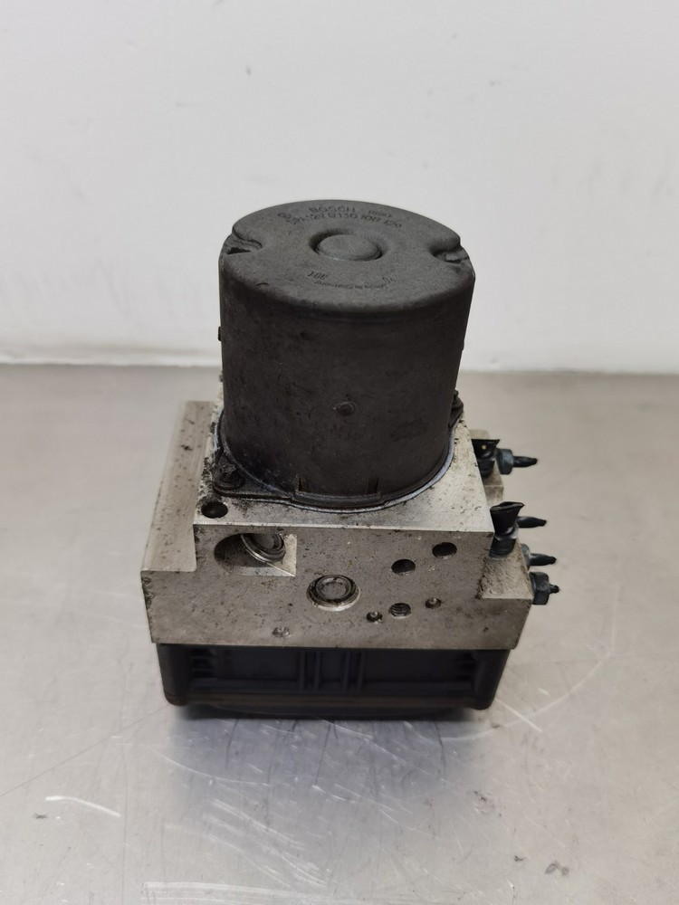 BMW X6 E71 2013 ABS PUMP CONTROL MODULE UNIT 6854702