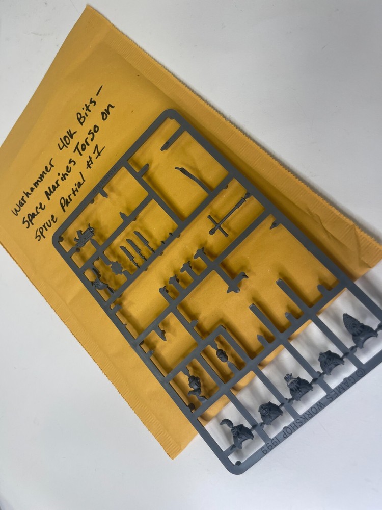 Warhammer 40K Bits - Space Marines Torso on Sprue - Partial No. 1