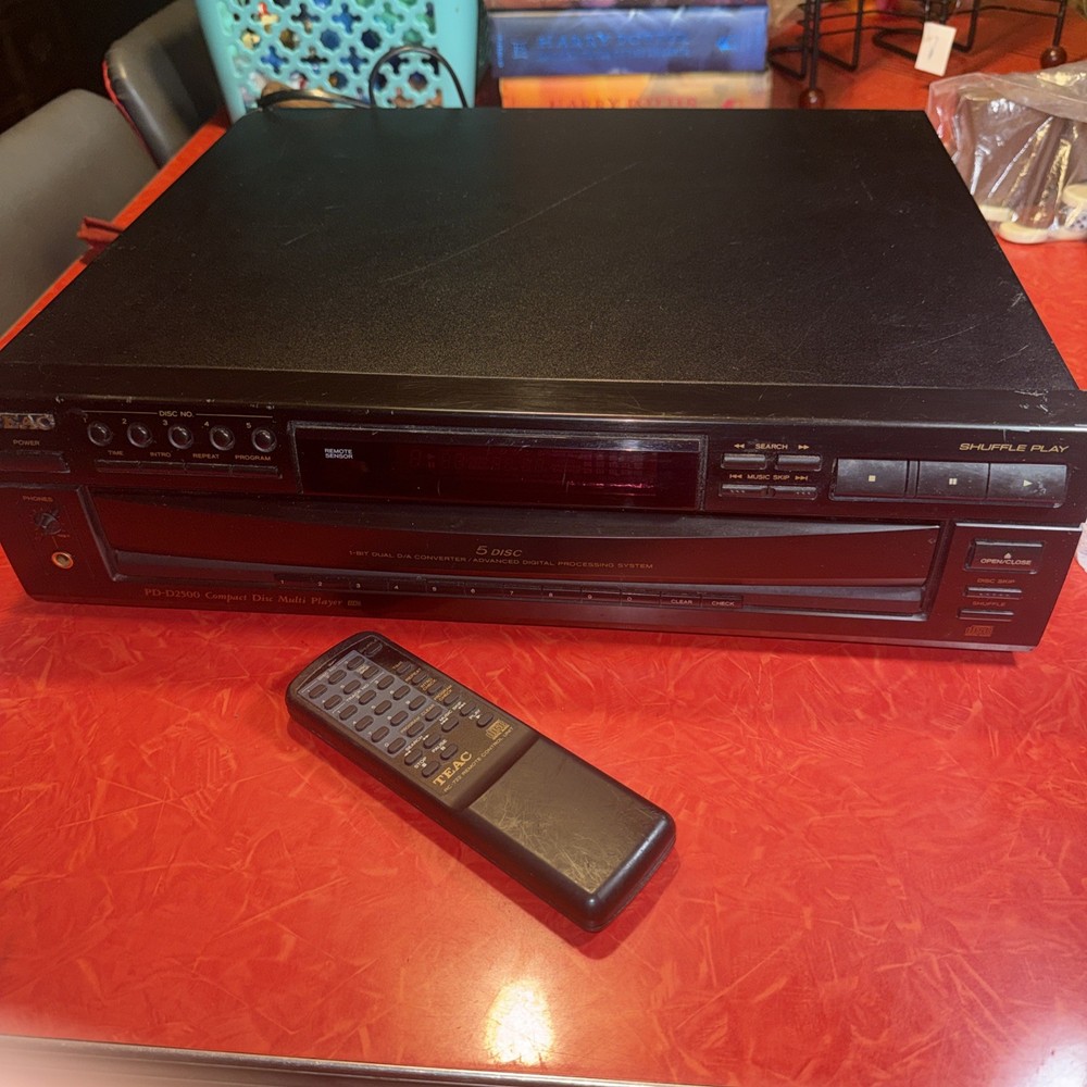 Teac Compact Disc Multi Player 5 Discs Model: PD-D2500 Tested Works Remote 1999