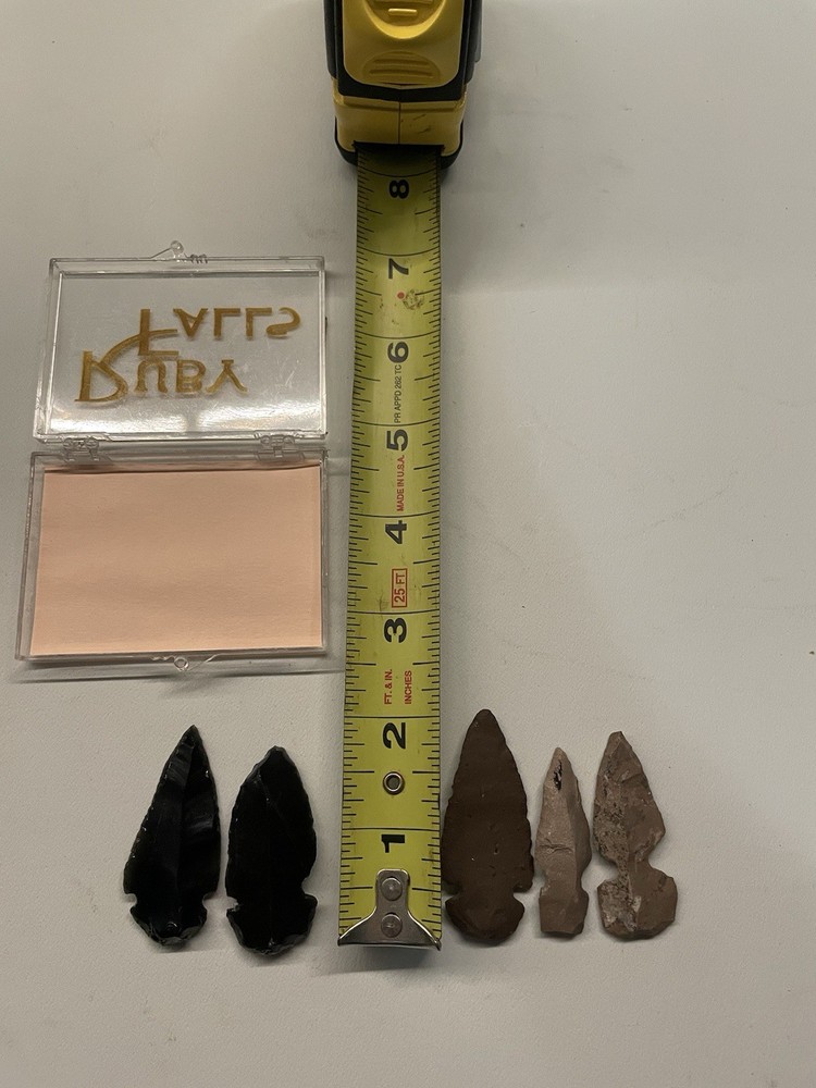 Ruby Falls Replica Jasper & Obsidian Arrowheads Set with Case