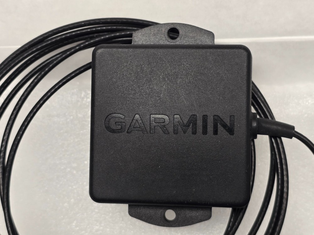 GARMIN Glareshield GPS Antenna 011-04036-00 TNC