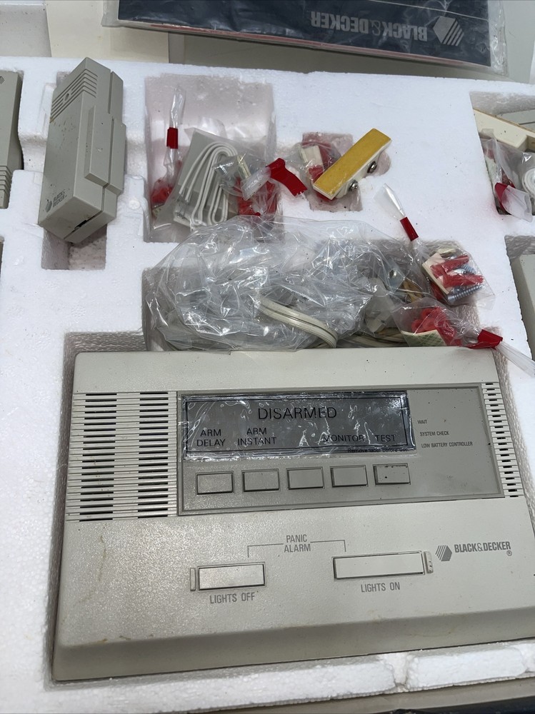 2 Vintage DIY Wireless Home Alarm Security System Black & Decker
