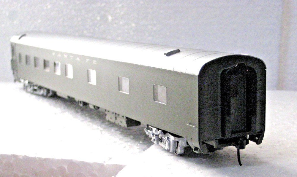 HO WALTHERS SANTA FE PULLMAN-STANDARD 10-6 SLEEPER 932-9382