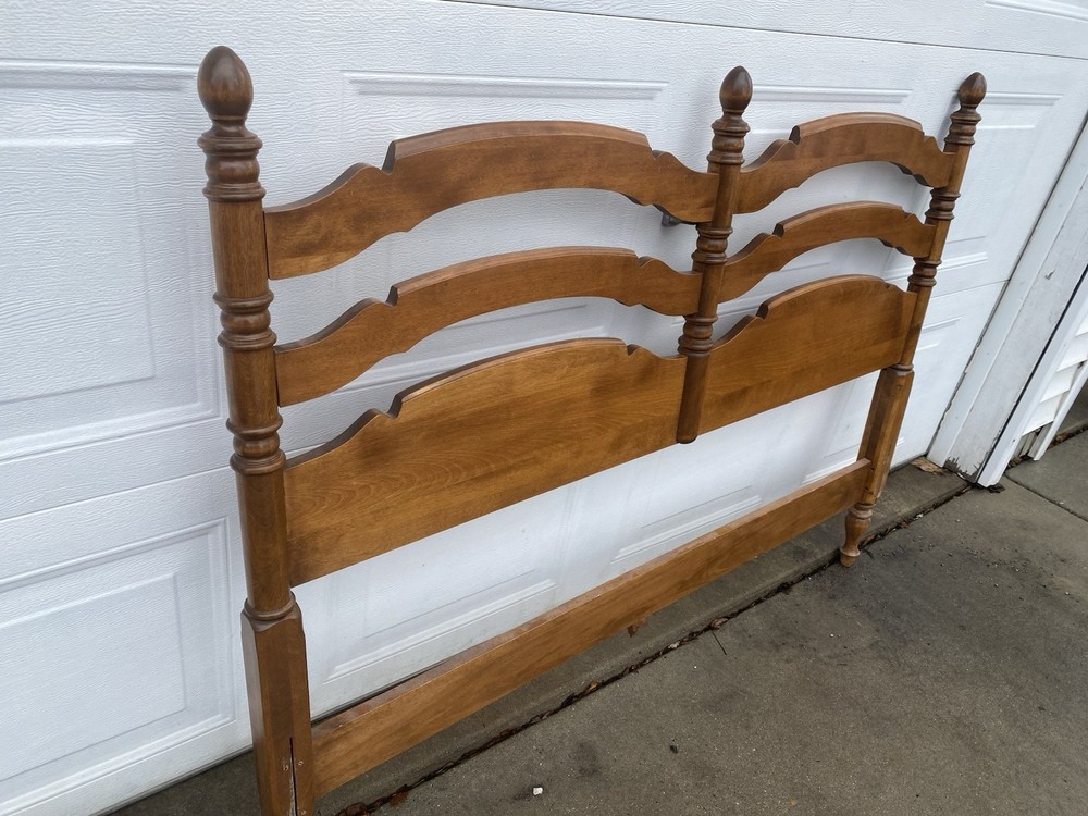 Ethan Allen Heirloom Maple Nutmeg Full Size Headboard