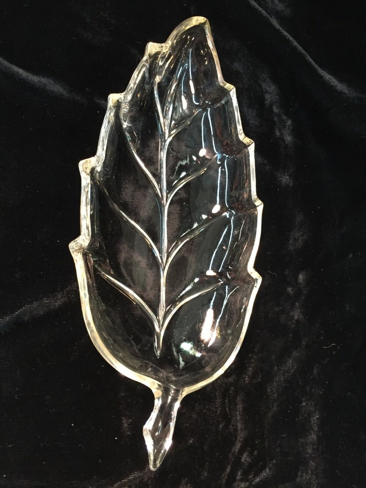 2 Clear Glass Leaf Serving Snack/Candy Dishes