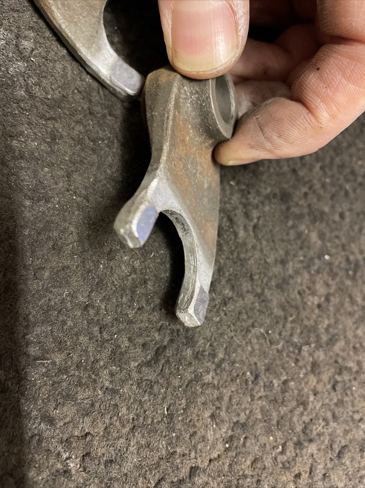 Honda XL185 ‘437’ Gear selector forks