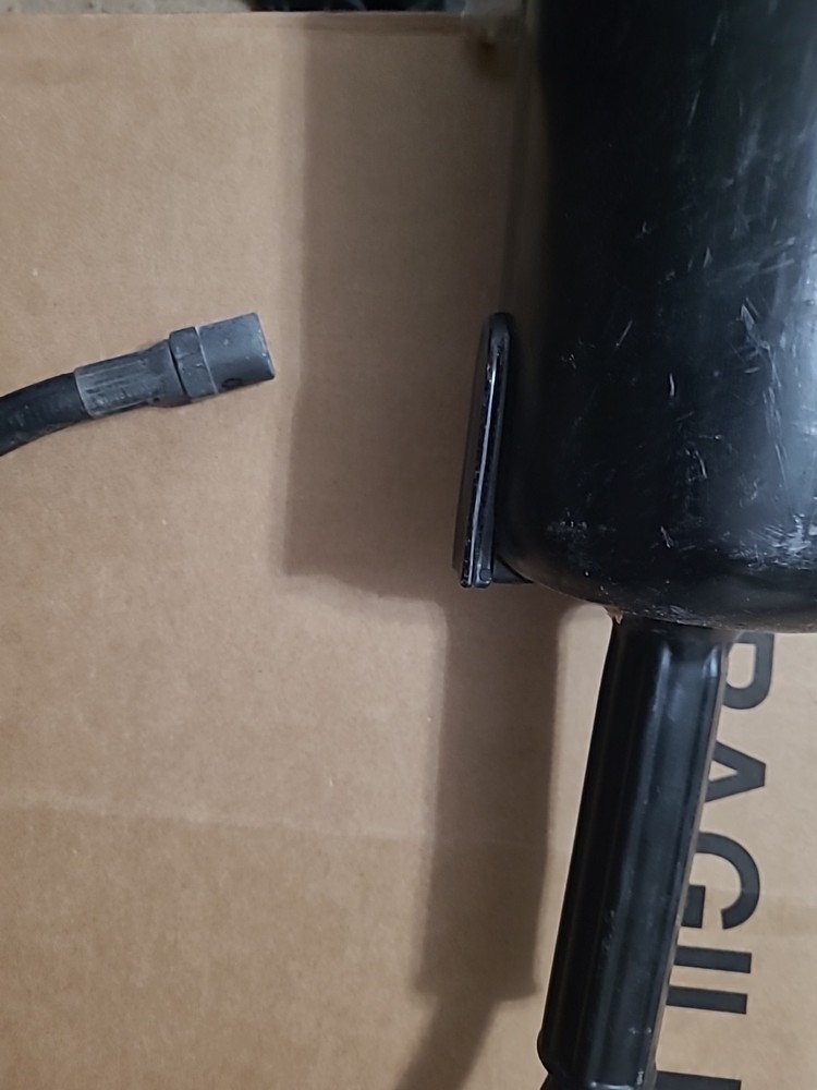 (1) FIRE EXTINGUISHER (OEM) 15&20#Co2 REPLACEMENT HOSE