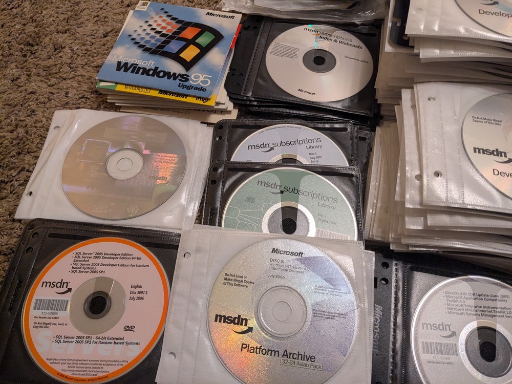 MASSIVE Microsoft MSDN DVD CD lot 1997-2010 (580+ Discs!) w/ binders + MORE