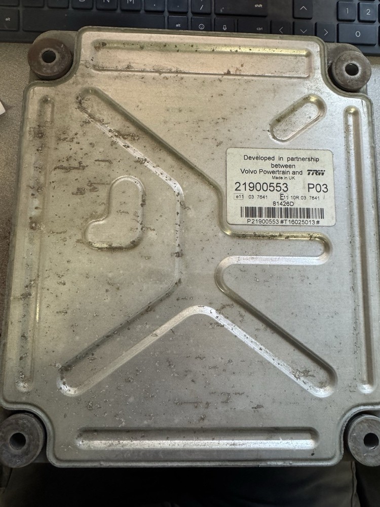 Volvo Engine Control Module D13 PN 21900553