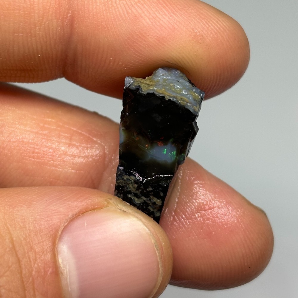 Single Fine Grade Black Nevada Opal Stone Cutter