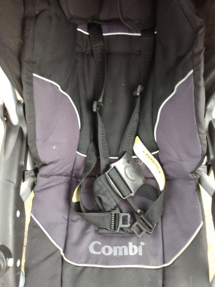 Combi Cosmo E LK-1EX Stroller....5 point seat belt harness