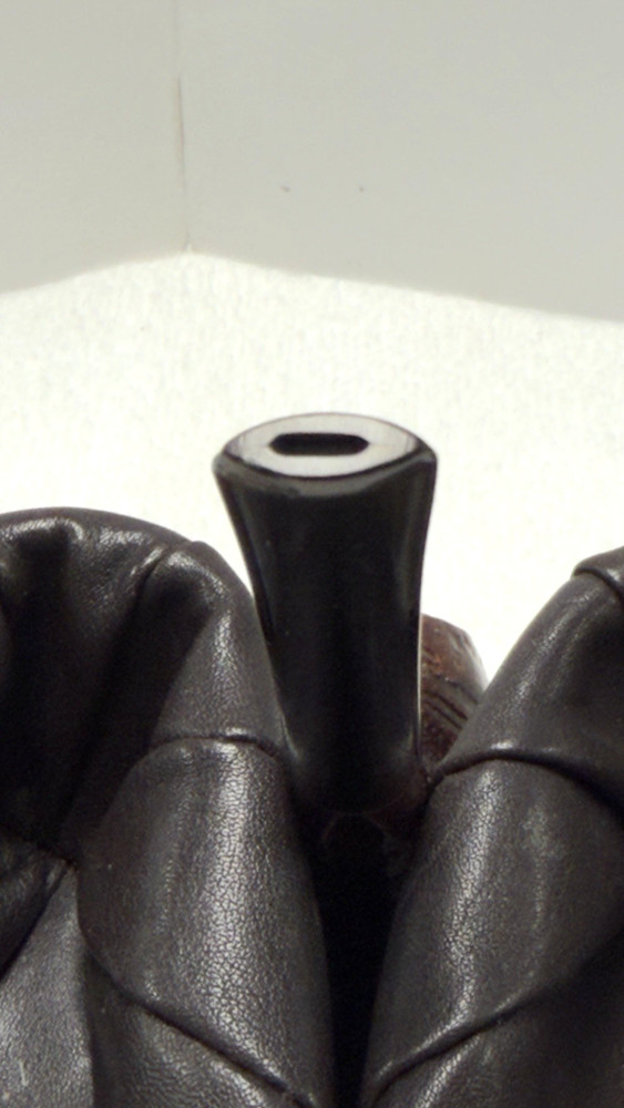 UNKNOWN MAKER: Small, Blast Finished Apple with Tapered Ebonite Stem