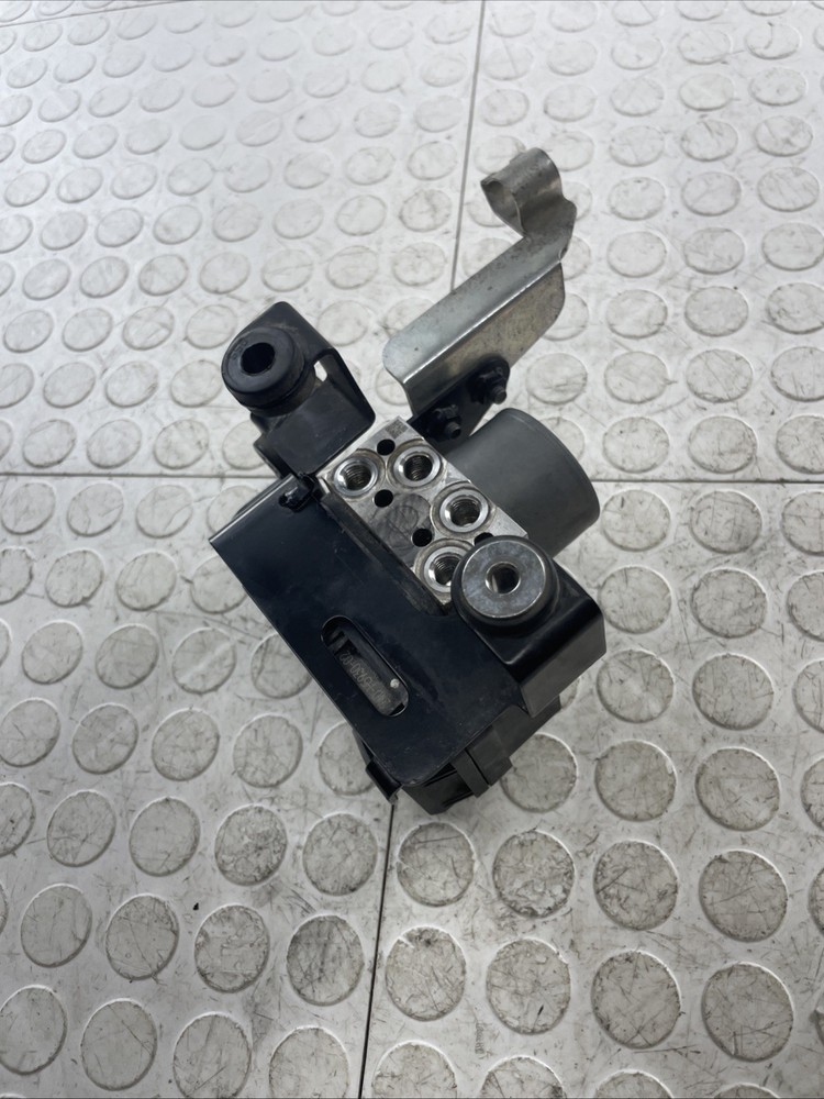 2017 Yamaha YZF R3 ABS Pump Module OEM Good