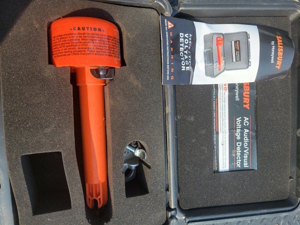 Salisbury A/C Audio/Visual voltage detector