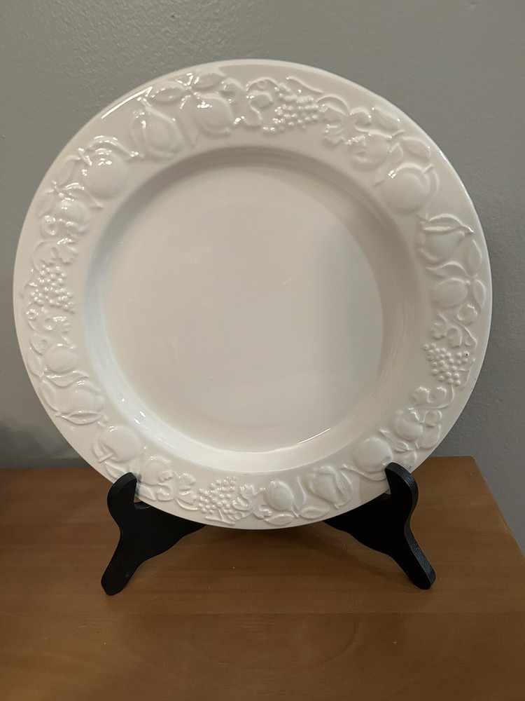 White Embossed Fruit Pattern Dinner Plate, Italy Windsor Browne 10”