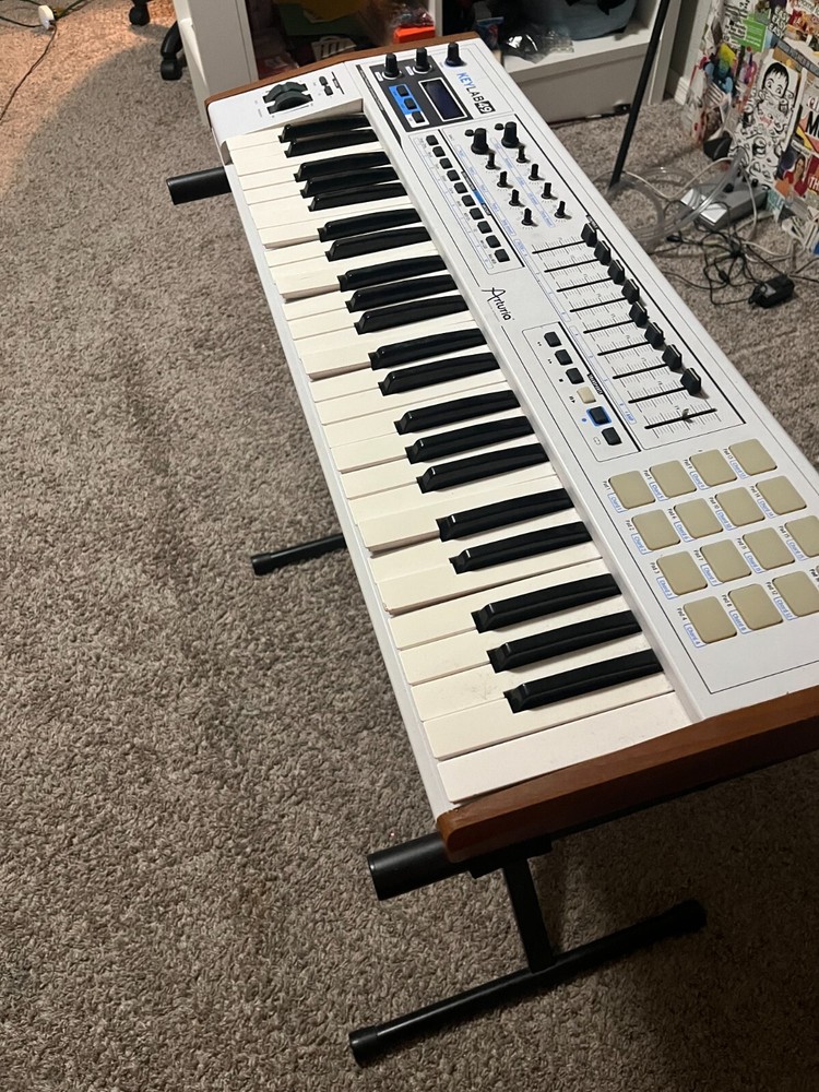 Arturia KeyLab Essential 49 mk3 MIDI Keyboard Controller White