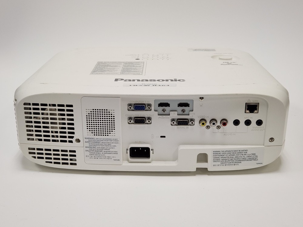Panasonic PT-VW530 WXGA LCD Projector - TESTED