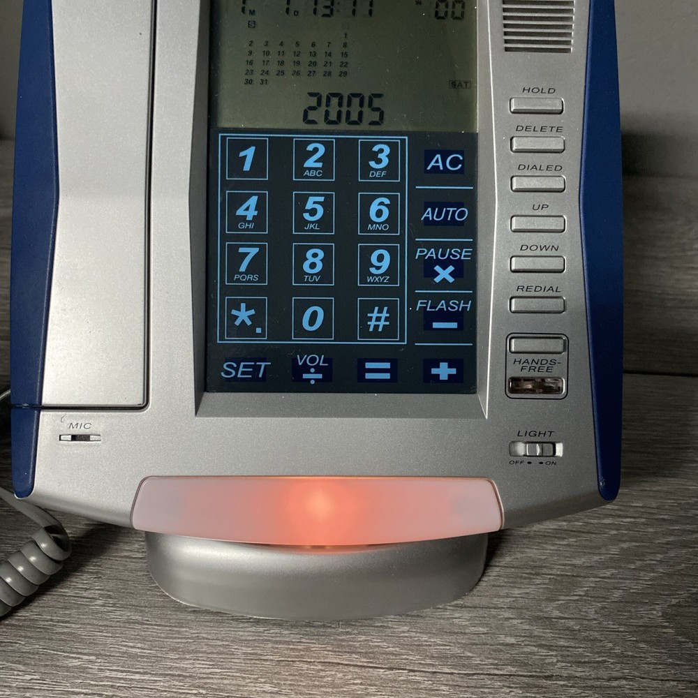 Innovage Speaker / Caller ID LCD Touch Panel Phone With Light