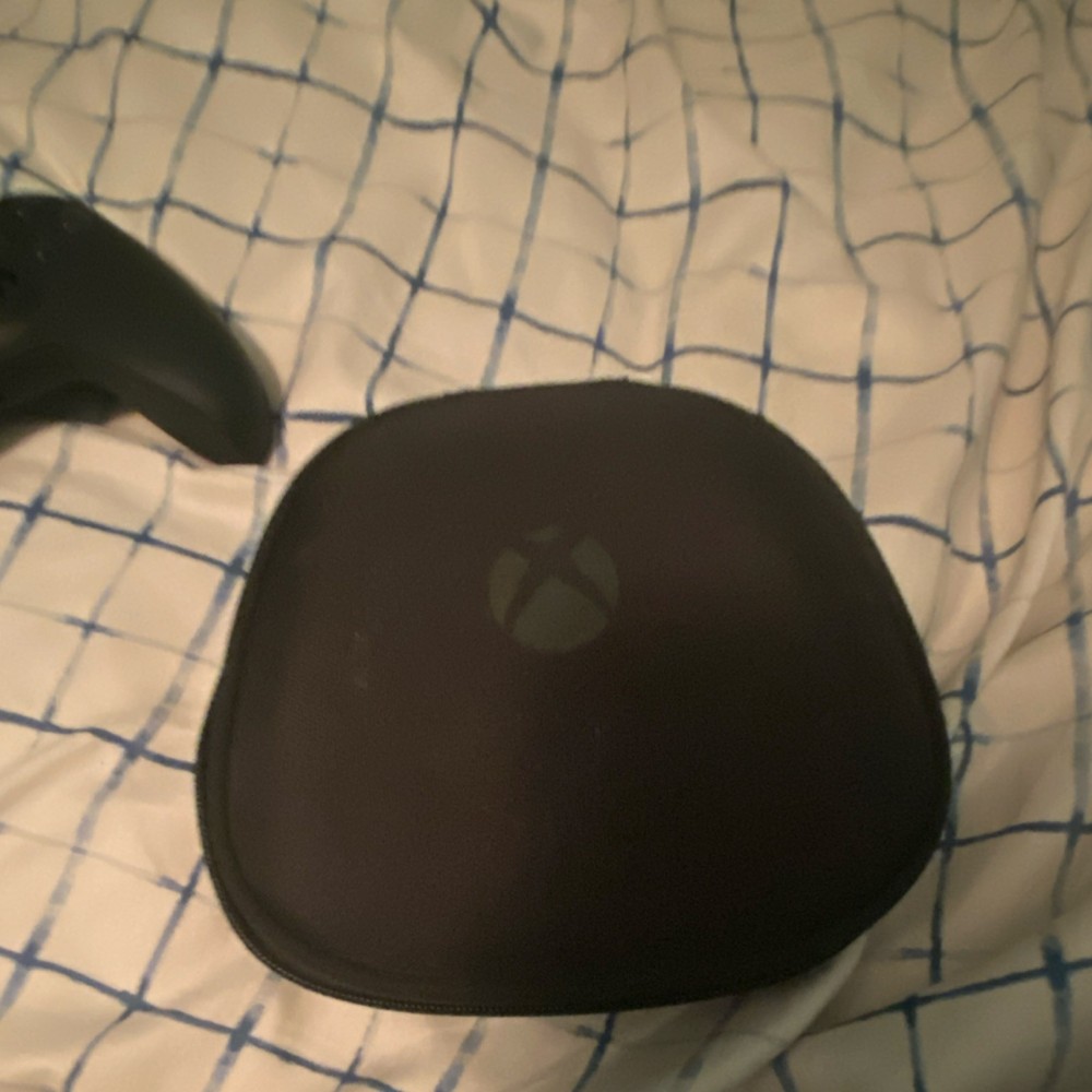 Microsoft Xbox Elite Controller Bundle Carrying Case Charging Dock Thumbsticks