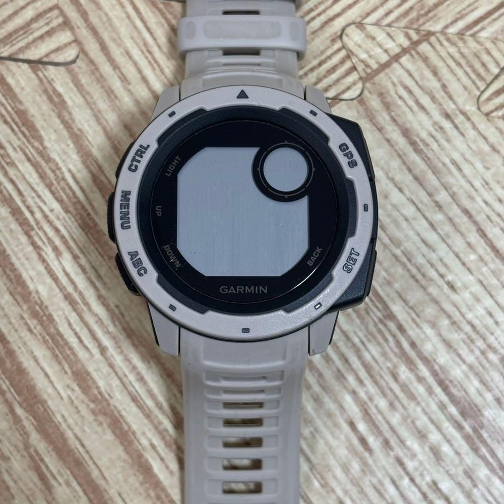 Garmin Smartwatch Beige with Charging Cable INSTINCT
