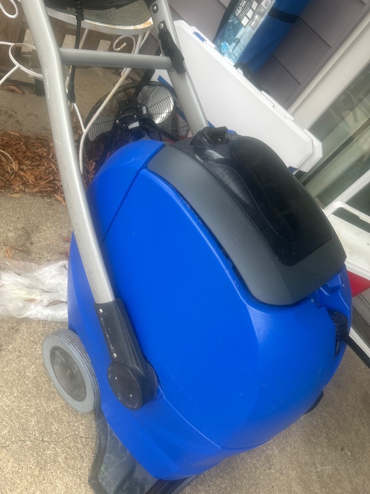 carpet extractor machine