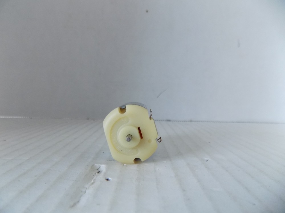 HO SCALE 12 VOLT MOTOR NEW / TESTED (Z) PO