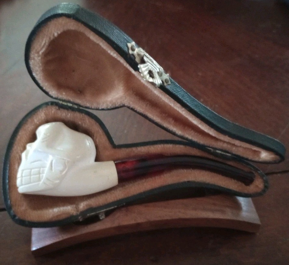 Meerschaum Vintage Skull Pipe With Case