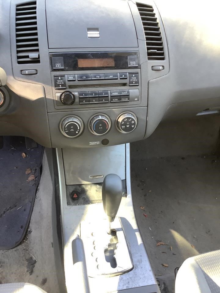 2006 ALTIMA Third Brake Light Tested OEM