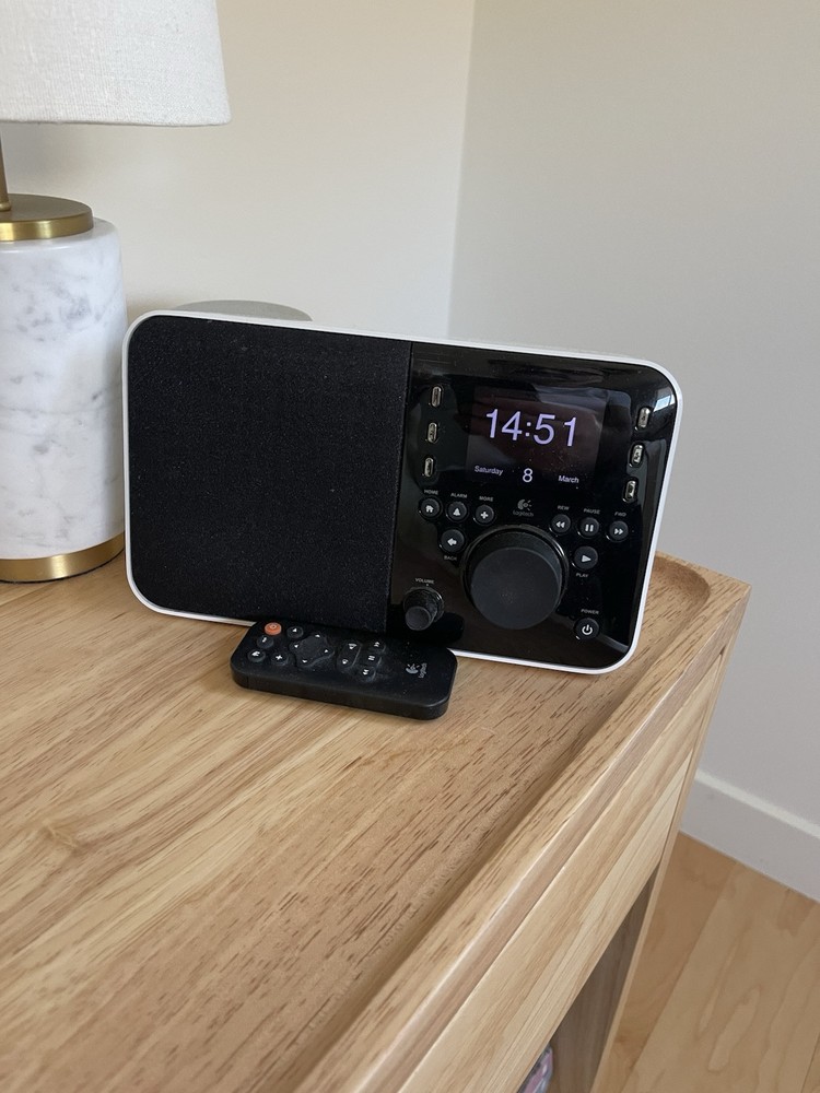 logitech squeezebox internet radio White