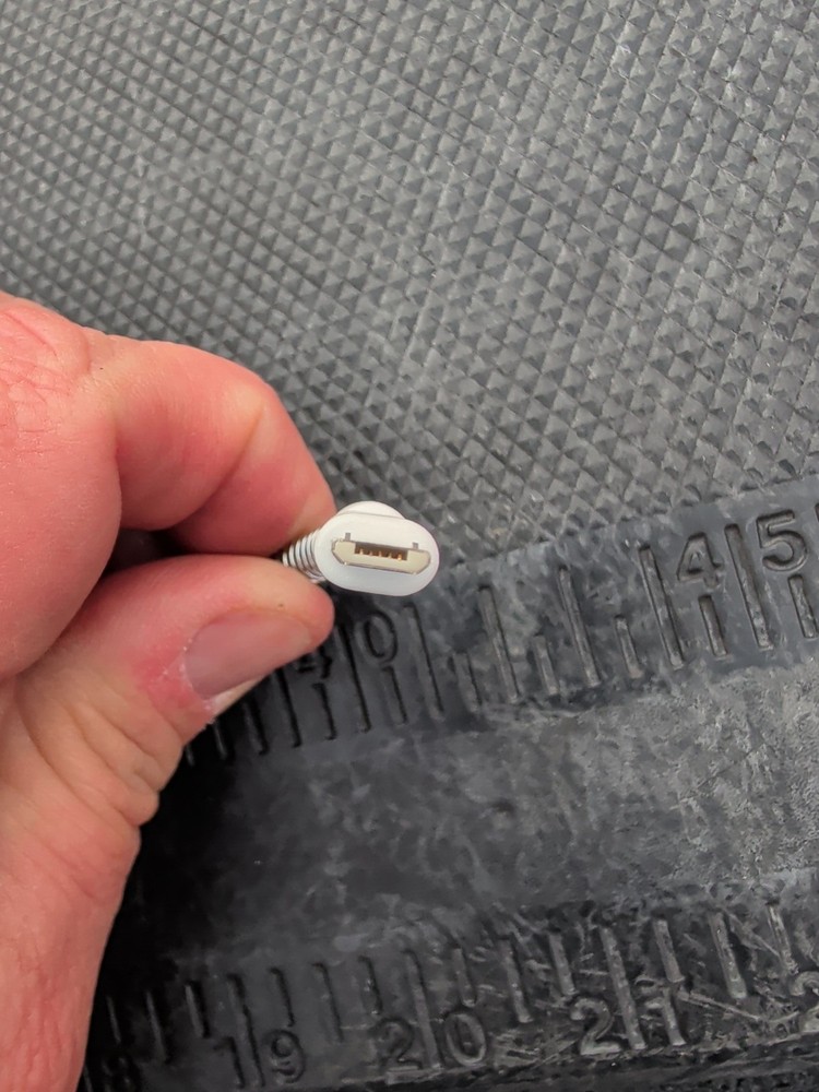 [Fuse] Chicken USB Mini B Cord S1431A