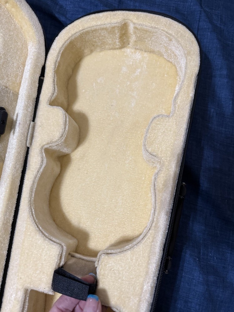 1/2 Violin Case/Gig Bag Backpack preowned nice! ￼