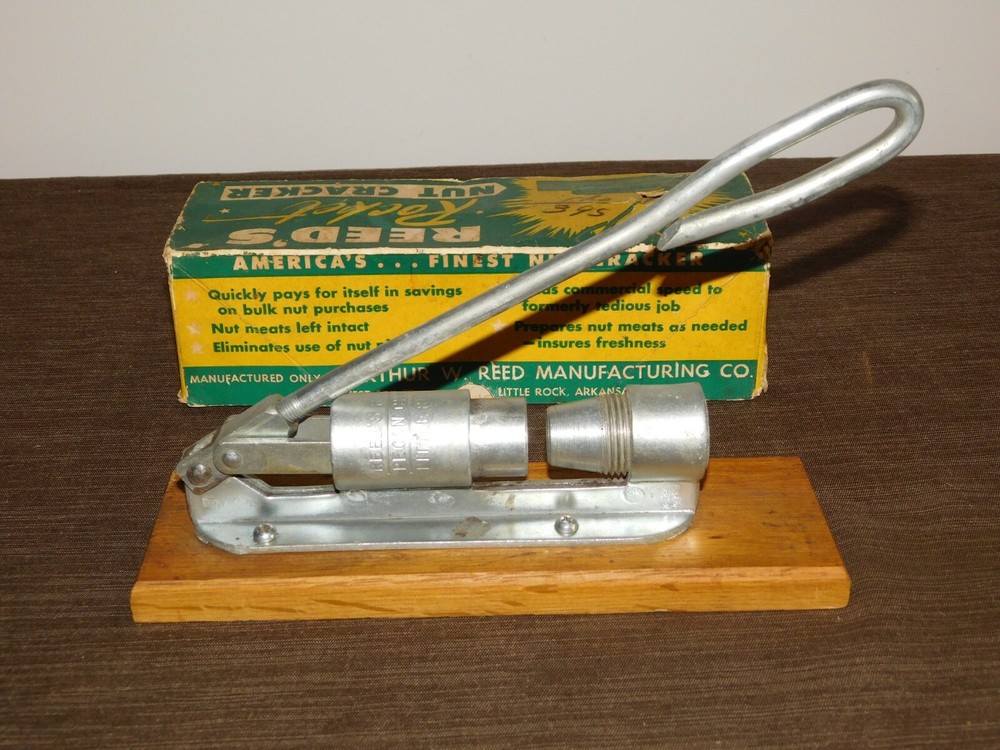VINTAGE KITCHEN FOOD REED'S ROCKET NUT SHELL CRACKER IN BOX