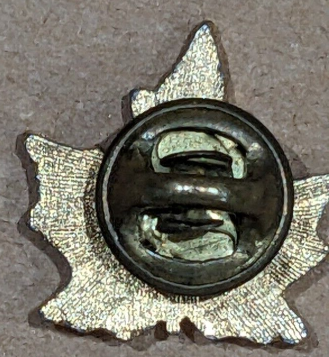 CANADA MAPLE LEAF PIN #32