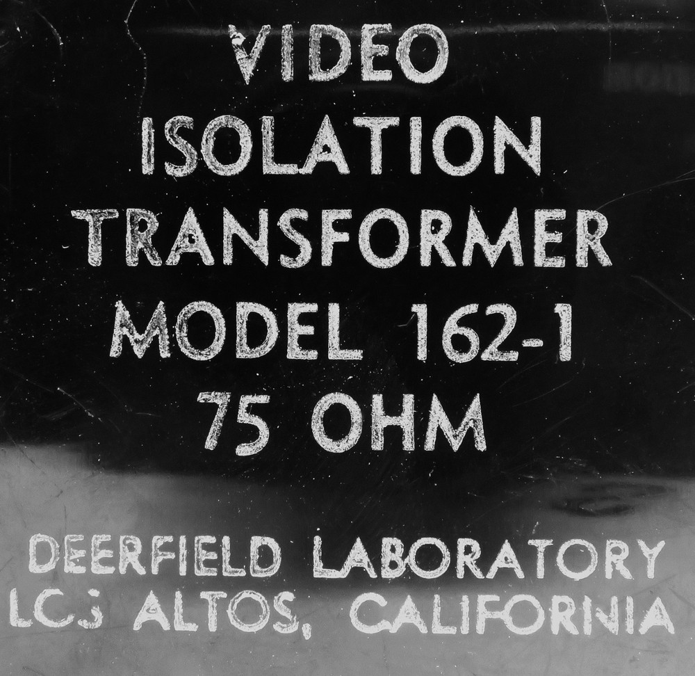 Deerfield Model 162-1 Video Isolator 75 Ohm – Back Cover Missing Functional Item
