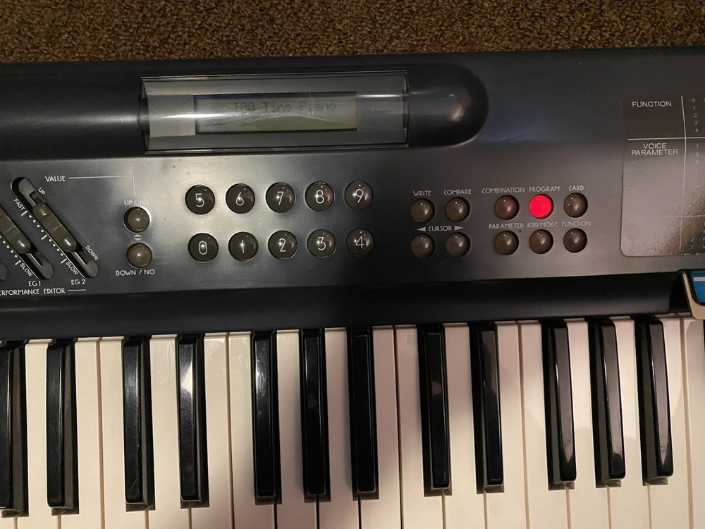 Korg 707 Performing Synthesizer