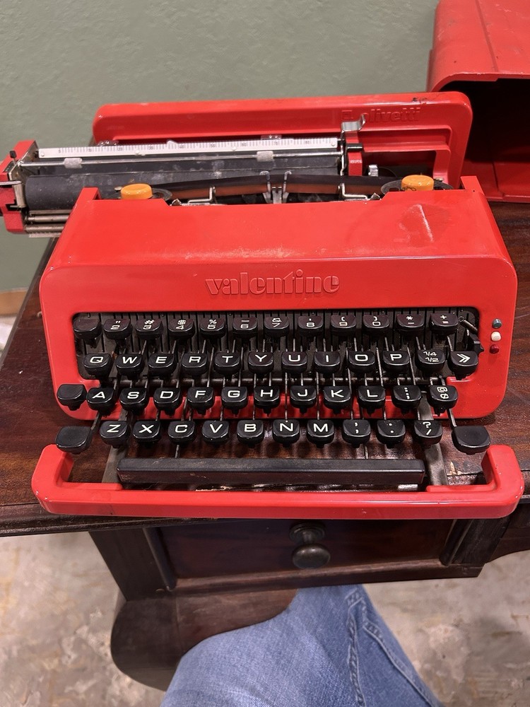 Olivetti Valentine S Typewriter Red