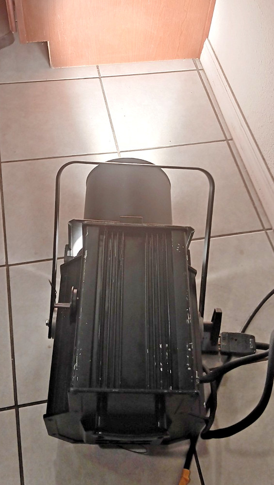 Fresnel 6" Adjustable Stage Light
