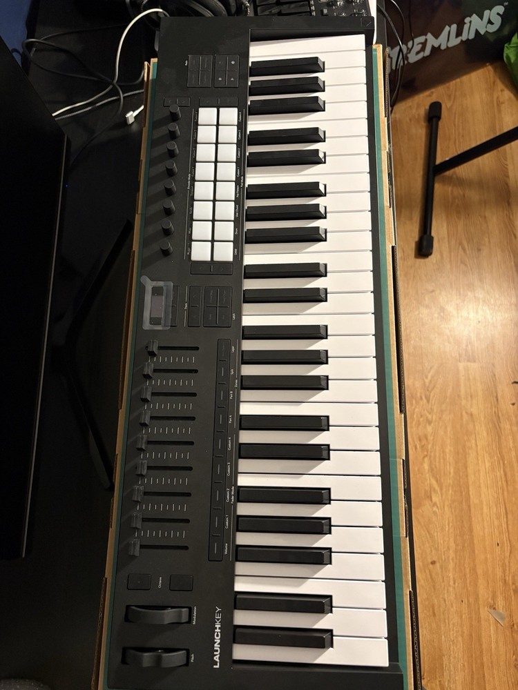 Novation Launchkey 49 MK4 49-Key Midi Keyboard Controller