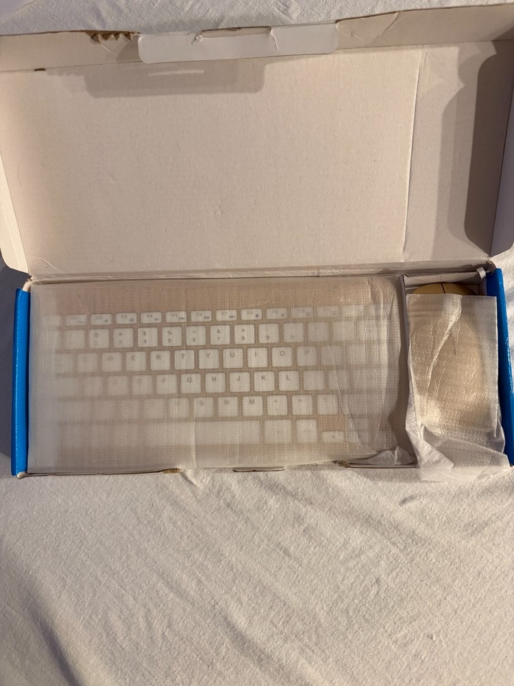 Multimedia Wireless Keyboard/Mouse New in Orginal Box